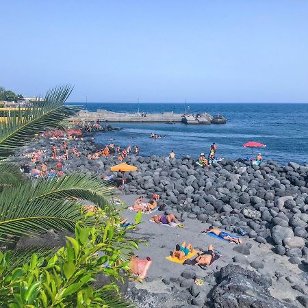 Апартаменты La Casa Di Iside A Mare Катания Экстерьер фото